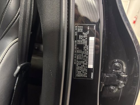 Used 2018 Volvo XC60 T6 R-Design w/ Convenience Package image 13