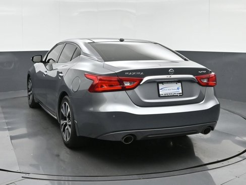 Used 2016 Nissan Maxima Platinum w/ Interior Lighting Package image 5