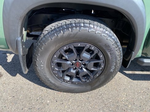Used 2022 Nissan Frontier PRO-4X w/ Pro-4X Premium Package image 13