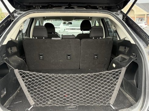 Used 2018 Ford Edge SE image 21