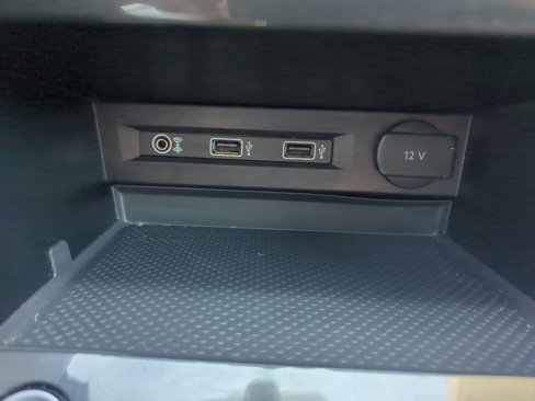 Used 2018 Volkswagen Tiguan SEL image 18