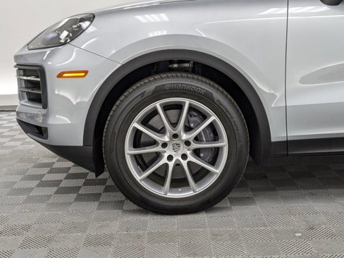 Used 2024 Porsche Cayenne image 10