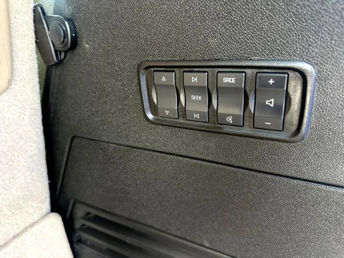 Used 2012 GMC Acadia Denali image 31