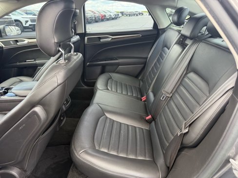 Used 2014 Ford Fusion SE w/ Equipment Group 202A image 12