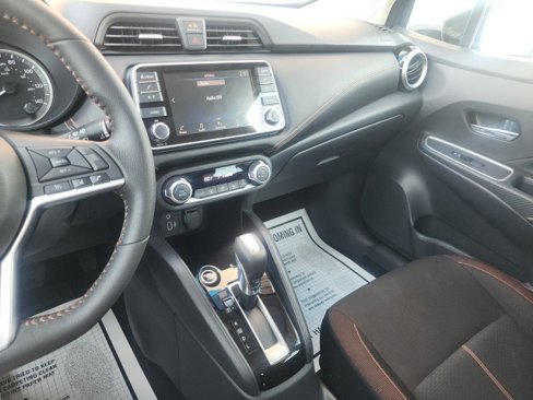 Used 2022 Nissan Versa SR image 25