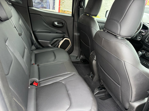 Used 2017 Jeep Renegade Limited image 5
