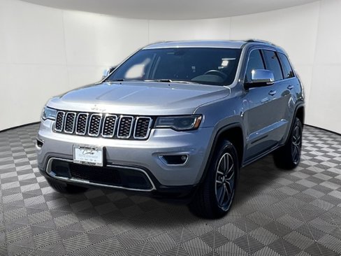 Used 2017 Jeep Grand Cherokee Limited w/ Luxury Group II image 3