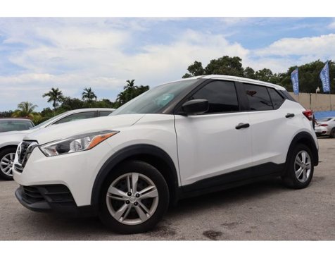Used 2020 Nissan Kicks S image 2