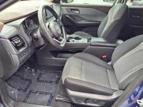 Used 2022 Nissan Rogue SV image 16