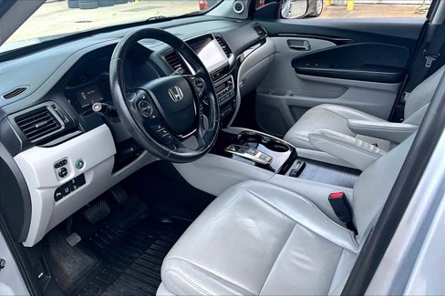 Used 2018 Honda Pilot Touring image 17