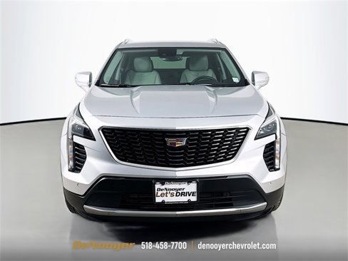 Used 2021 Cadillac XT4 Premium Luxury w/ Cold Weather Package image 2