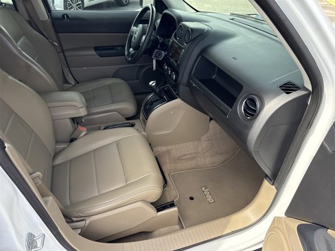 Used 2017 Jeep Patriot High Altitude image 24