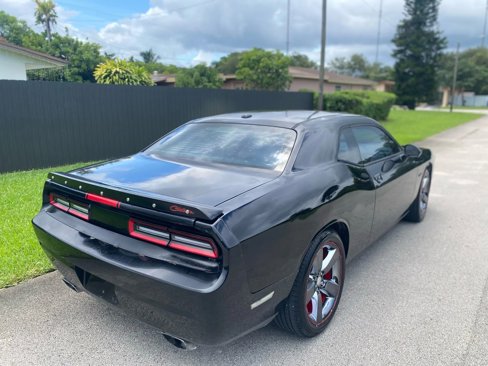 Used 2012 Dodge Challenger SXT image 5