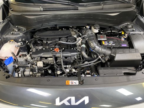 Used 2024 Kia Seltos SX w/ SX Sunroof Package image 10