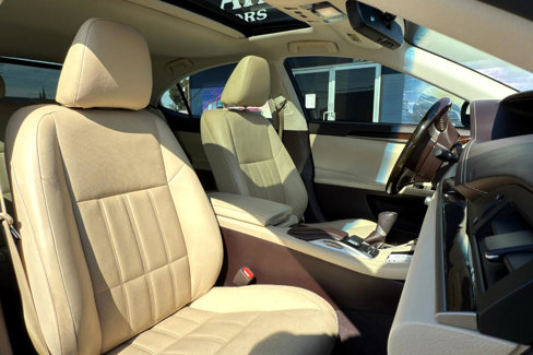 Used 2016 Lexus ES 300h image 17
