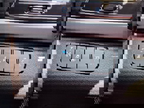 Used 2018 Hyundai Elantra SEL image 21