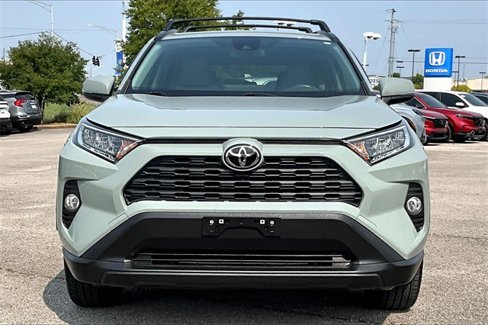Used 2021 Toyota RAV4 XLE Premium image 3
