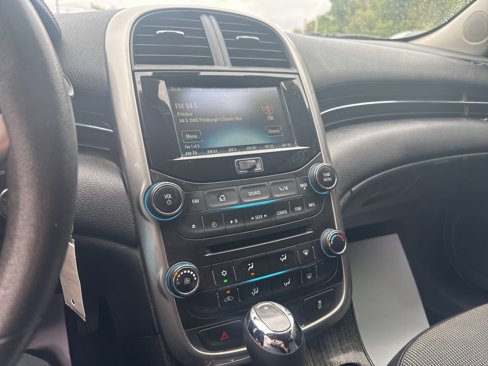 Used 2015 Chevrolet Malibu LT image 25