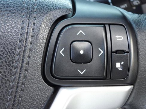 Used 2015 Toyota Sienna XLE image 66