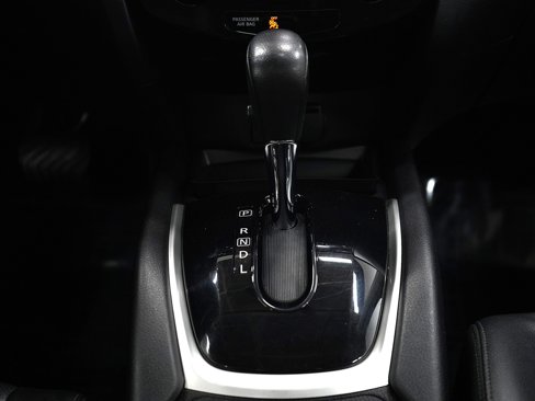 Used 2016 Nissan Rogue SL image 18