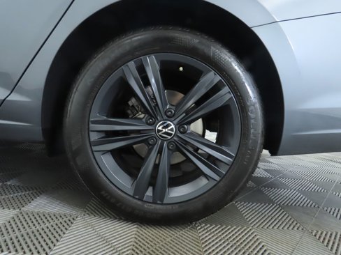 Certified 2024 Volkswagen Jetta SE image 32