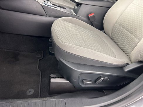 Used 2021 Ford Escape SE image 26