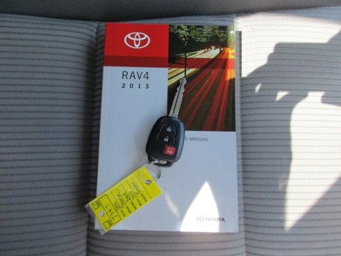 Used 2013 Toyota RAV4 LE image 31