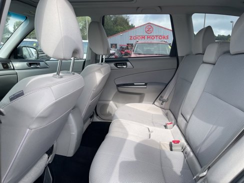 Used 2011 Subaru Forester 2.5X Premium w/ All-Weather Pkg image 10