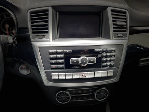 Used 2012 Mercedes-Benz ML 63 AMG 4MATIC image 29