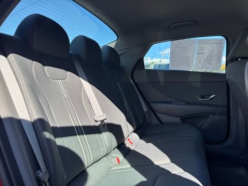 Used 2023 Hyundai Elantra SEL w/ Convenience Package image 24