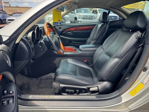 Used 2005 Lexus SC 430 Convertible w/ Preferred Accessory Pkg image 6