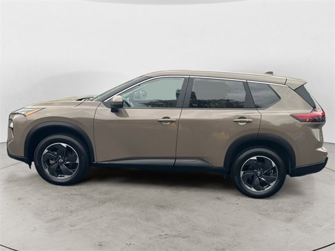 Used 2025 Nissan Rogue SV image 2