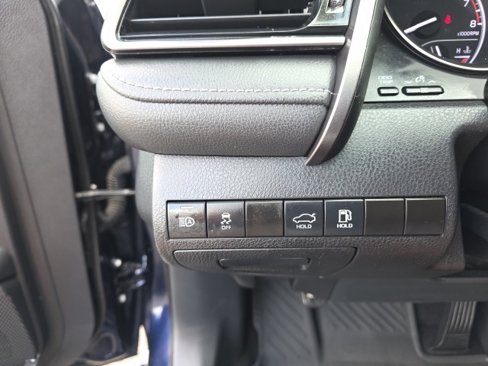 Used 2022 Toyota Camry SE image 14