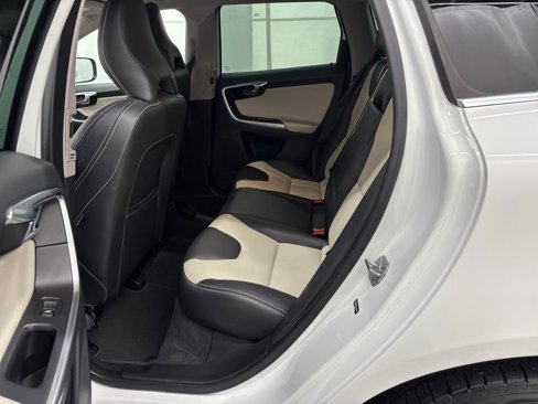 Used 2017 Volvo XC60 T6 Dynamic w/ Climate Package image 25