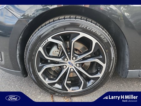 Used 2015 Ford Taurus SHO image 25