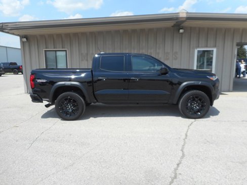 Used 2024 Chevrolet Colorado Trail Boss w/ LPO, Dark Essentials Package image 4