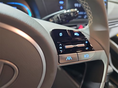 New 2025 Hyundai Elantra Sport image 17