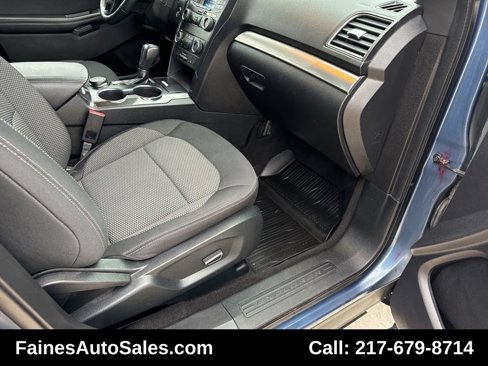 Used 2018 Ford Explorer XLT image 74