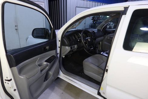 Used 2015 Toyota Tacoma 2WD Access Cab image 16