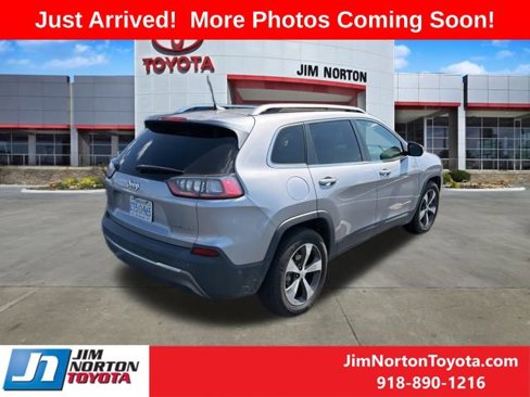 Used 2019 Jeep Cherokee Limited w/ Technology Group image 7