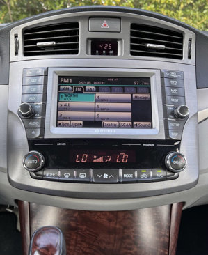 Used 2011 Toyota Avalon Limited image 25