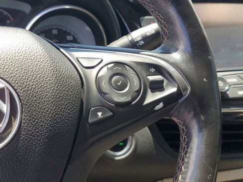 Used 2017 Buick Envision Essence image 24