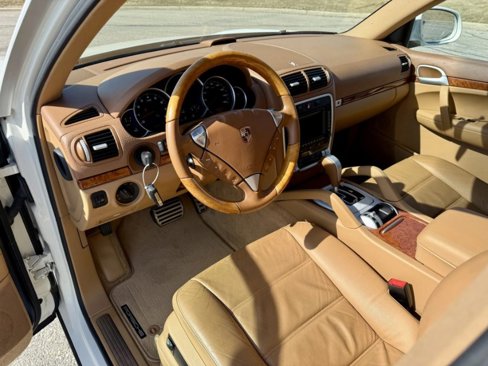 Used 2004 Porsche Cayenne S image 16