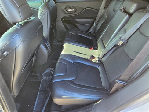 Used 2020 Jeep Cherokee Latitude Plus image 14