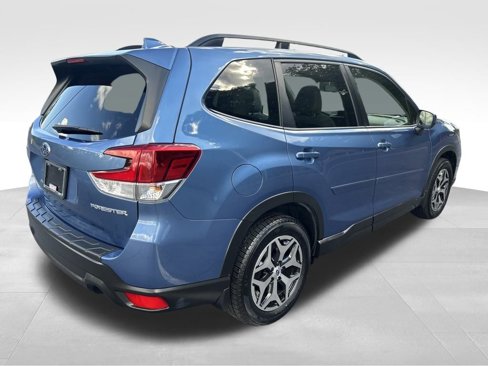 Used 2021 Subaru Forester Premium image 6