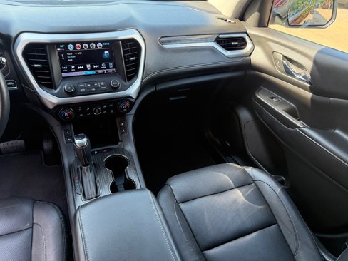 Used 2018 GMC Acadia SLT image 16