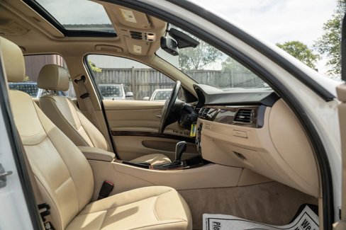 Used 2011 BMW 328i xDrive Sedan image 11