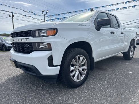 Used 2020 Chevrolet Silverado 1500 Custom w/ Custom Value Package image 1