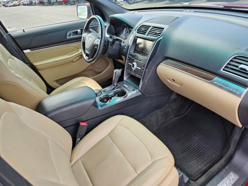 Used 2016 Ford Explorer Limited image 12