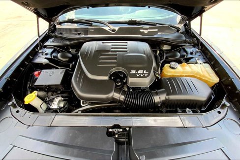 Used 2019 Dodge Challenger SXT image 28